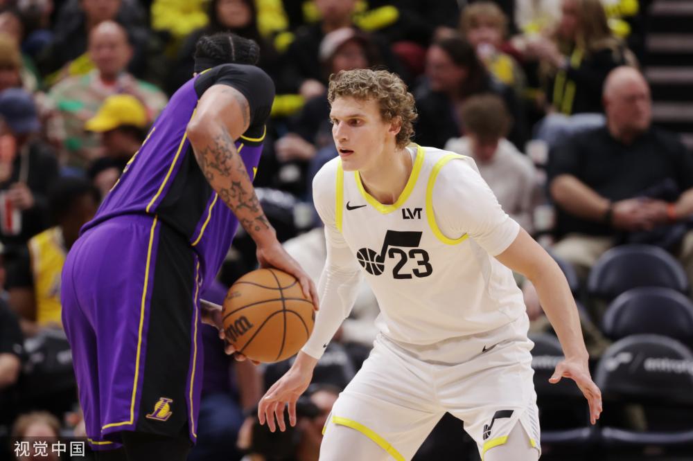 女子篮球的 女子篮球的